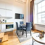 Nordic Host Luxury Apts - Prinsens Gate - Large Mezzanine * أوسلو